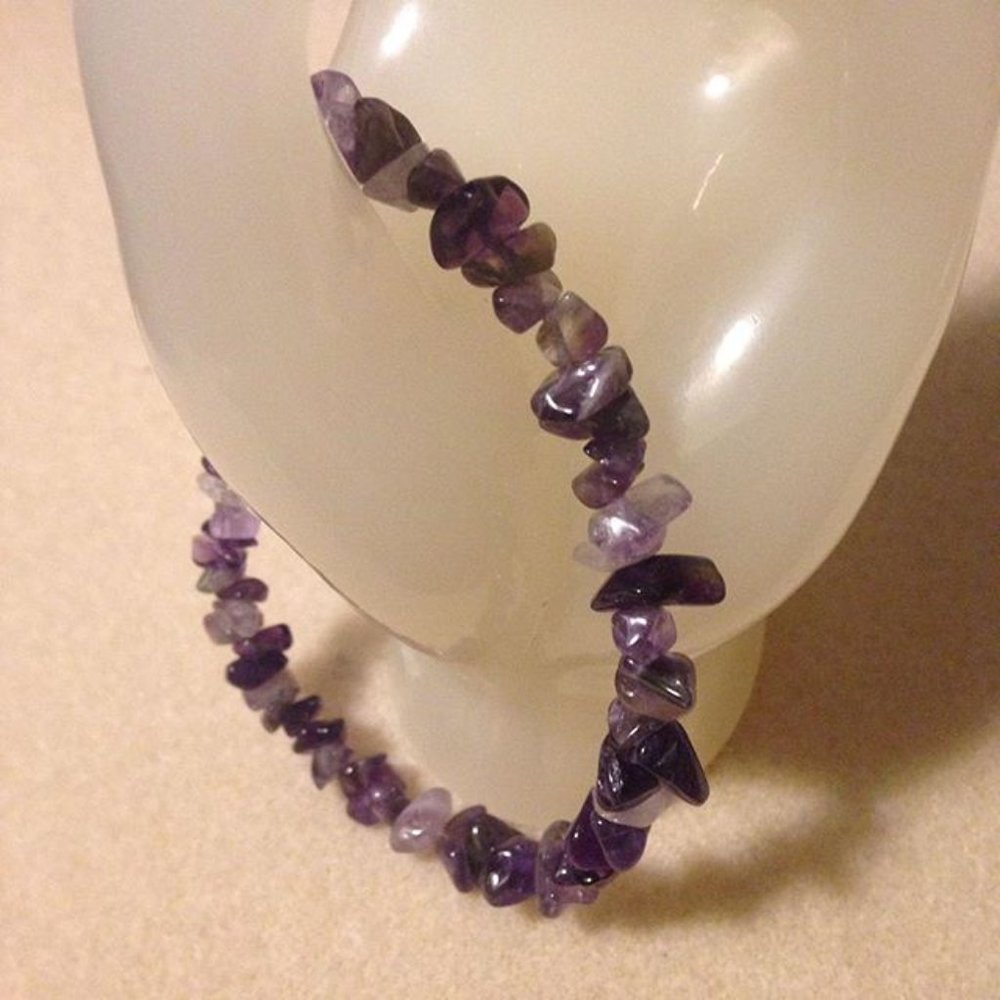 NEW  Genuine Amethyst crystal chip bracelet